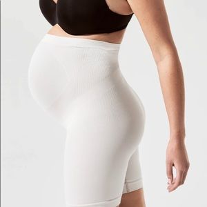 Blanqi Pale Nude Maternity Belly Support Short size M